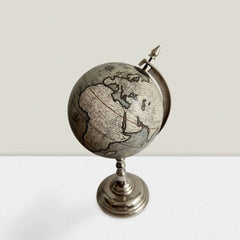 Globe terrestre 025