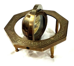Compass With Wooden Stand BC0112