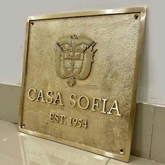 LA PLAQUE EN LAITON DE COACHHOUSE