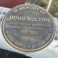 Memorial bronze plaque outdoor | 
Bronze plaque for memorial garden