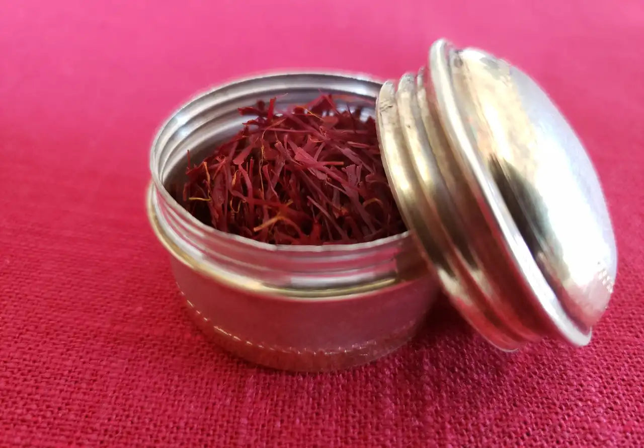 Kashmiri Saffron by Porthomall, Superior Saffron Threads (Super Negin) Premium grade Saffron Spice for Paella, Risotto, Tea's, and all Culinary Uses